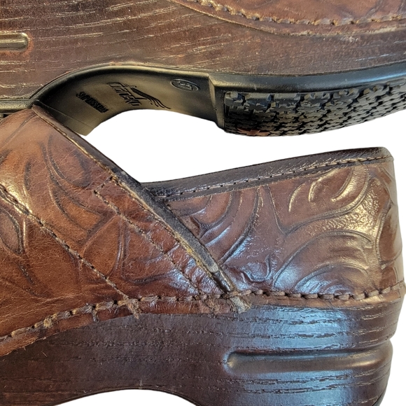 Dansko XP Floral Paisley Tooled Brown Leather Clog Closed Toe Open Heel Shoe 37 - Picture 13 of 16